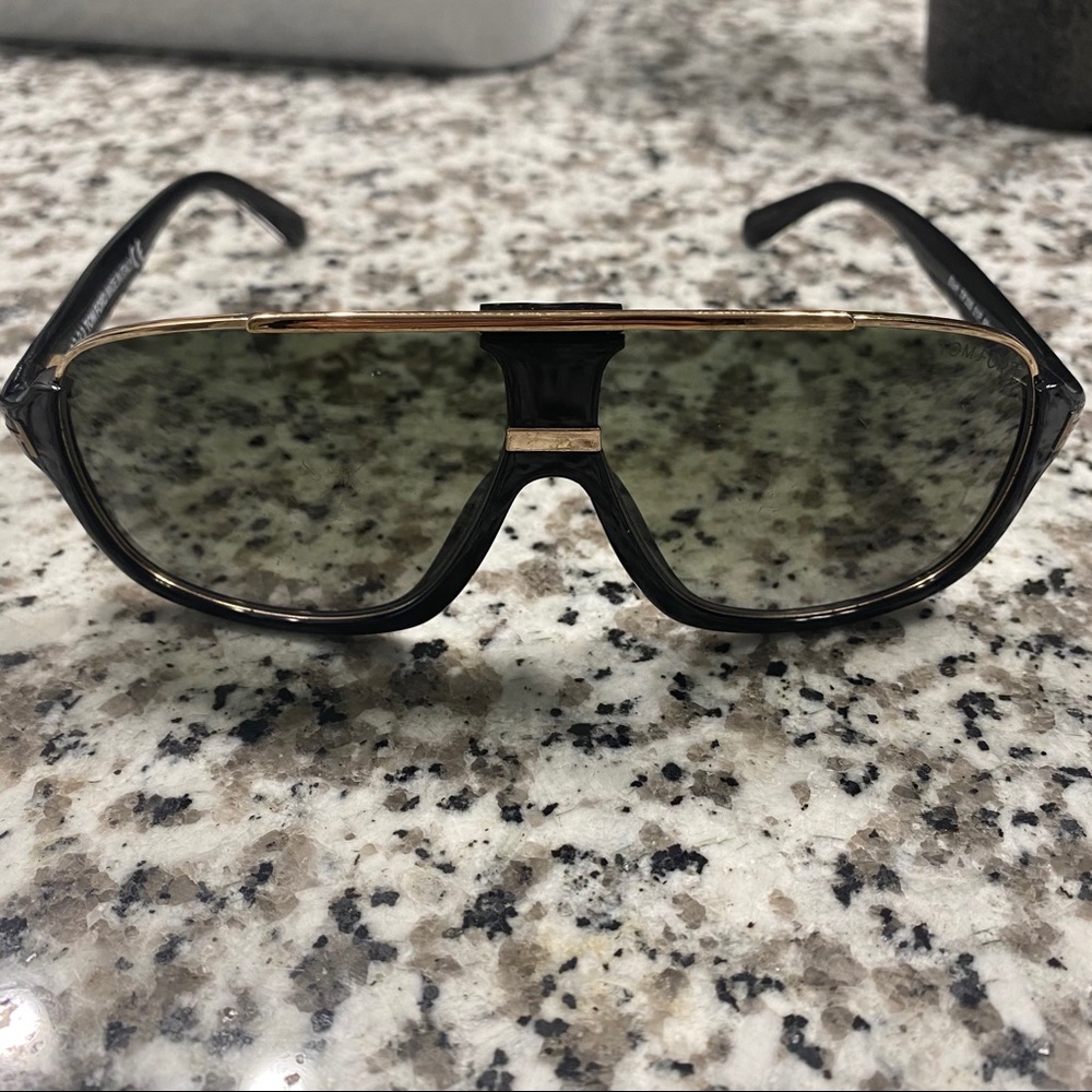 TOM FORD ELIOTT TF 335 BLACK SUNGLASSES UNISEX